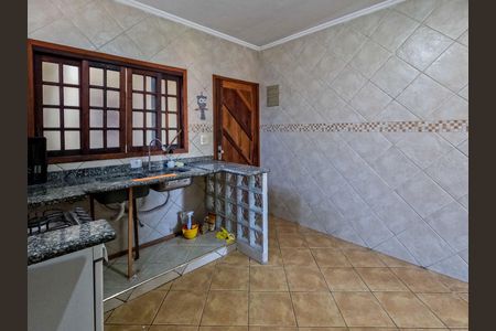 Casa à venda com 111m², 5 quartos e 3 vagas Casa à venda com 111m², 5 quartos e 3 vagasCozinha 2