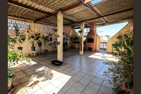 Casa à venda com 111m², 5 quartos e 3 vagas Casa à venda com 111m², 5 quartos e 3 vagasChurrasqueira