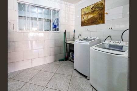 Casa à venda com 111m², 5 quartos e 3 vagas Casa à venda com 111m², 5 quartos e 3 vagasÁrea de Serviço 2