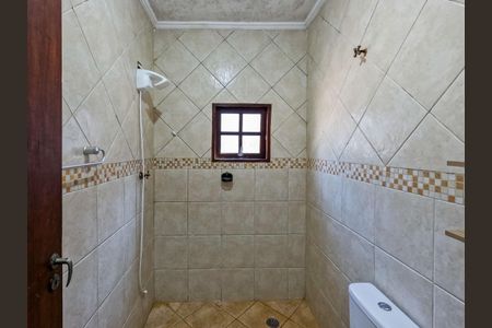 Casa à venda com 111m², 5 quartos e 3 vagas Casa à venda com 111m², 5 quartos e 3 vagasBanheiro Social 2