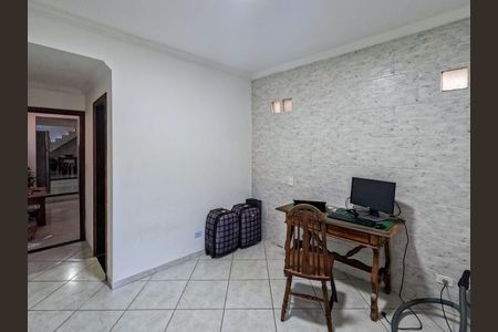 Casa à venda com 111m², 5 quartos e 3 vagas Casa à venda com 111m², 5 quartos e 3 vagasEscritório