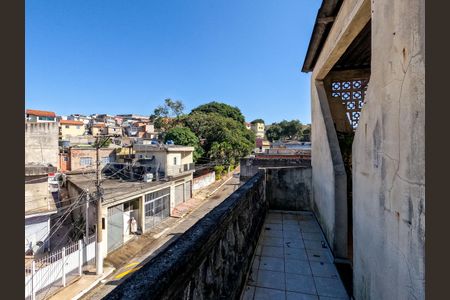 Casa à venda com 111m², 5 quartos e 3 vagas Casa à venda com 111m², 5 quartos e 3 vagasCorredor Externo