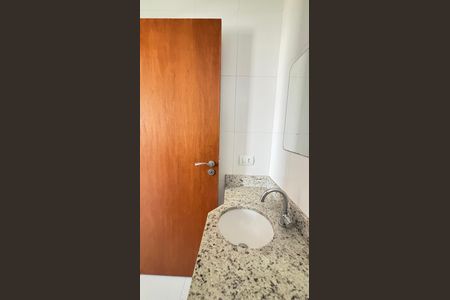 Apartamento à venda com 58m², 2 quartos e 2 vagasBanheiro da Suíte