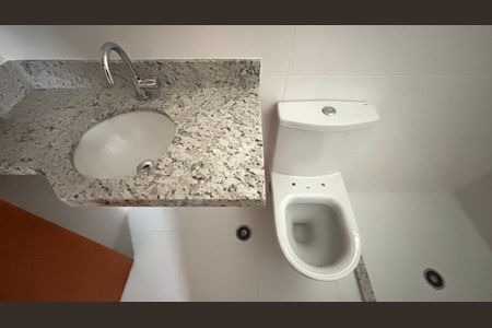 Apartamento à venda com 60m², 2 quartos e 2 vagasBanheiro da Suíte