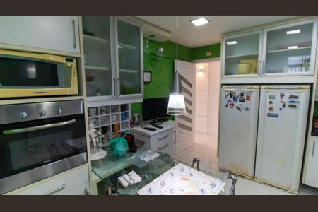 Apartamento à venda com 120m², 2 quartos e 1 vaga Apartamento à venda com 120m², 2 quartos e 1 vagaCozinha