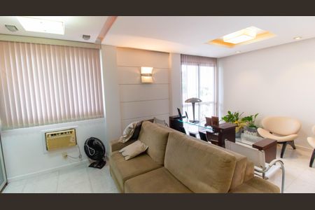 Apartamento à venda com 120m², 2 quartos e 1 vaga Apartamento à venda com 120m², 2 quartos e 1 vagaSala