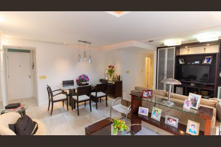 Apartamento à venda com 120m², 2 quartos e 1 vaga Apartamento à venda com 120m², 2 quartos e 1 vagaSala