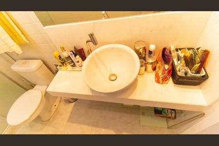 Apartamento à venda com 120m², 2 quartos e 1 vaga Apartamento à venda com 120m², 2 quartos e 1 vagaBanheiro da Suíte