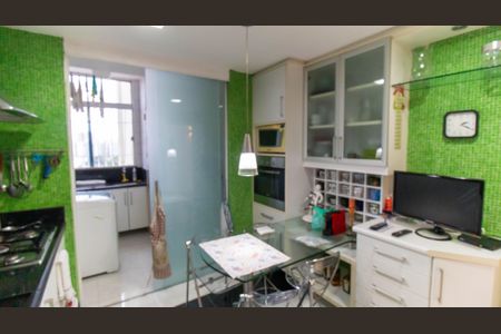 Apartamento à venda com 120m², 2 quartos e 1 vaga Apartamento à venda com 120m², 2 quartos e 1 vagaCozinha