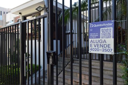 Apartamento para alugar com 116m², 2 quartos e 3 vagasFachada + Plaquinha