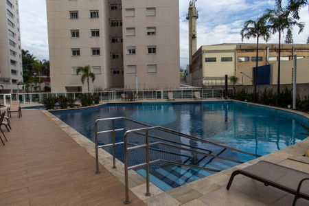 Apartamento à venda com 65m², 2 quartos e 1 vagaÁrea comum - Piscina