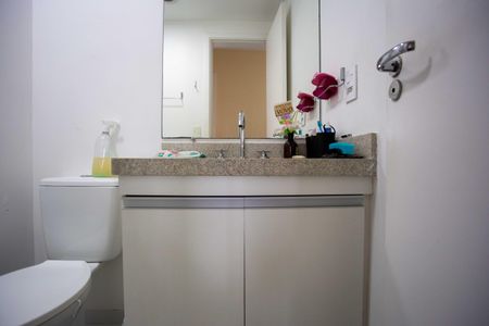 Apartamento à venda com 65m², 2 quartos e 1 vagaBanheiro Social