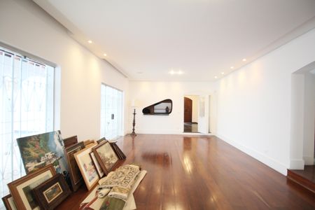 Casa à venda com 374m², 4 quartos e 5 vagasSala 2