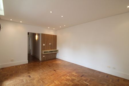 Casa à venda com 374m², 4 quartos e 5 vagasSuíte 1