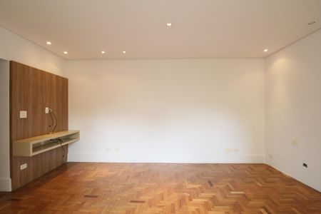 Casa à venda com 374m², 4 quartos e 5 vagasSuíte 1