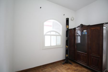 Casa à venda com 374m², 4 quartos e 5 vagasQuarto de Serviço