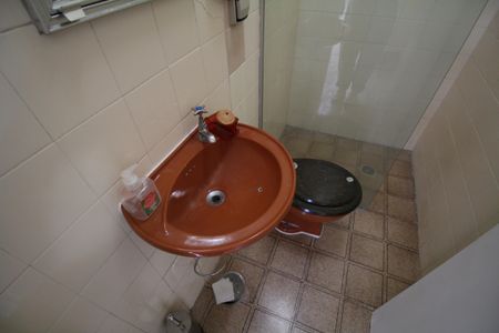 Casa à venda com 374m², 4 quartos e 5 vagasBanheiro de serviço