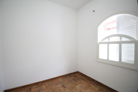 Casa à venda com 374m², 4 quartos e 5 vagasQuarto de Serviço