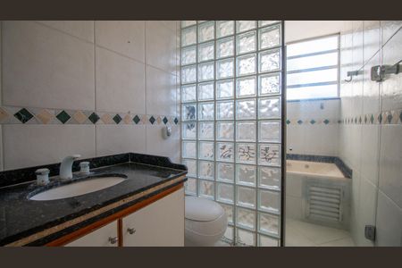 Apartamento à venda com 136m², 5 quartos e 1 vagaBanheiro Social