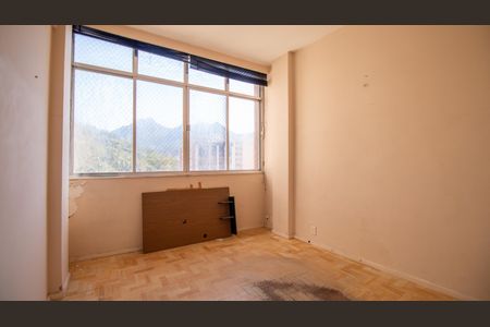 Apartamento à venda com 136m², 5 quartos e 1 vagaQuarto 2