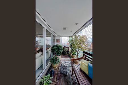 Apartamento à venda com 228m², 4 quartos e 4 vagasVaranda da Sala