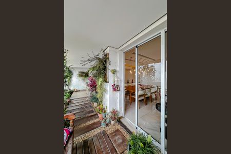 Apartamento à venda com 228m², 4 quartos e 4 vagasVaranda da Sala