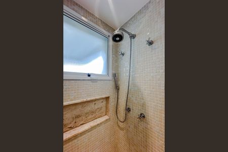 Apartamento à venda com 228m², 4 quartos e 4 vagasBanheiro da Suíte 3