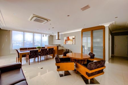 Apartamento à venda com 228m², 4 quartos e 4 vagasÁrea comum