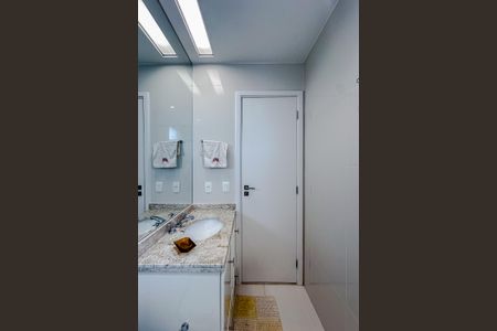 Apartamento à venda com 228m², 4 quartos e 4 vagasBanheiro da Suíte 4