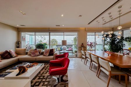 Apartamento à venda com 228m², 4 quartos e 4 vagasSala