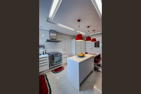 Apartamento à venda com 228m², 4 quartos e 4 vagasCozinha