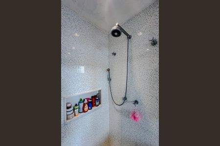 Apartamento à venda com 228m², 4 quartos e 4 vagasBanheiro da Suíte 2