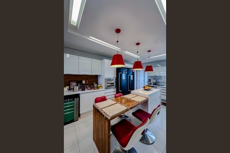 Apartamento à venda com 228m², 4 quartos e 4 vagasCozinha