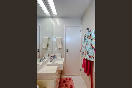 Apartamento à venda com 228m², 4 quartos e 4 vagasBanheiro da Suíte 3