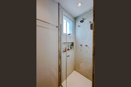 Apartamento à venda com 228m², 4 quartos e 4 vagasBanheiro da Suíte 5