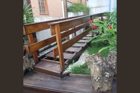 Casa de condomínio à venda com 396m², 3 quartos e 2 vagas Casa de condomínio à venda com 396m², 3 quartos e 2 vagasÁrea Externa