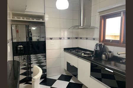 Casa de condomínio à venda com 396m², 3 quartos e 2 vagas Casa de condomínio à venda com 396m², 3 quartos e 2 vagasCozinha