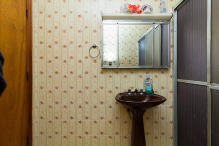 Casa à venda com 180m², 3 quartos e 2 vagasBanheiro 2