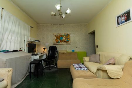 Casa à venda com 180m², 3 quartos e 2 vagasSala