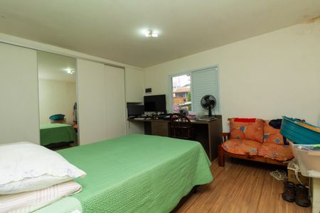 Casa à venda com 180m², 3 quartos e 2 vagasSuíte