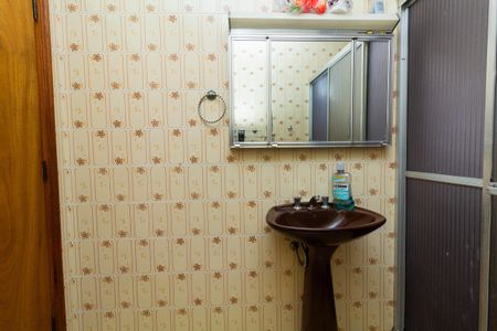 Casa à venda com 180m², 3 quartos e 2 vagasBanheiro 2