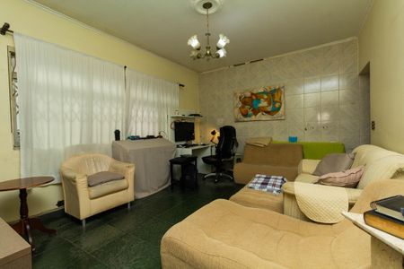 Casa à venda com 180m², 3 quartos e 2 vagasSala