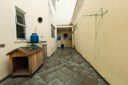 Casa à venda com 180m², 3 quartos e 2 vagasQuintal