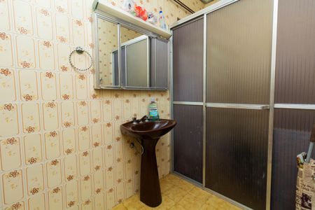 Casa à venda com 180m², 3 quartos e 2 vagasBanheiro 2