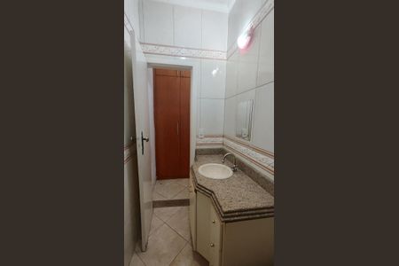 Casa à venda com 300m², 4 quartos e 4 vagasBanheiro da Suíte 1