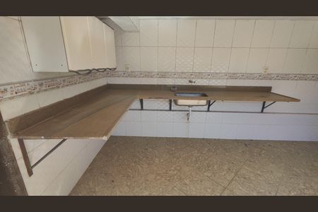 Casa à venda com 300m², 4 quartos e 4 vagasCozinha 2