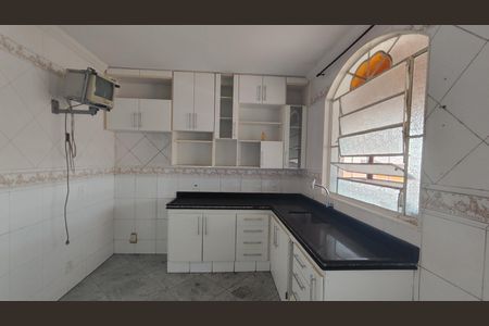 Casa à venda com 300m², 4 quartos e 4 vagasCozinha