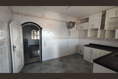 Casa à venda com 300m², 4 quartos e 4 vagasCozinha