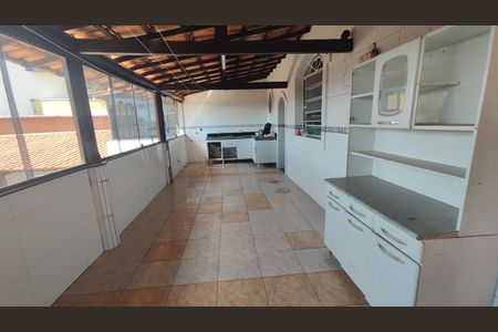 Casa à venda com 300m², 4 quartos e 4 vagasÁrea de Serviço