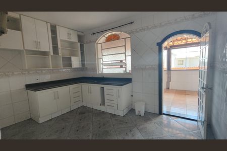 Casa à venda com 300m², 4 quartos e 4 vagasCozinha